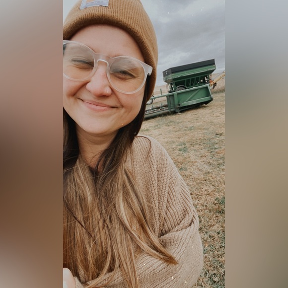 Meet your Posher, Rachel - Picture 3 of 5